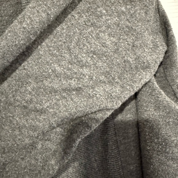 Liz Claiborne Cardigan - Picture 5 of 8